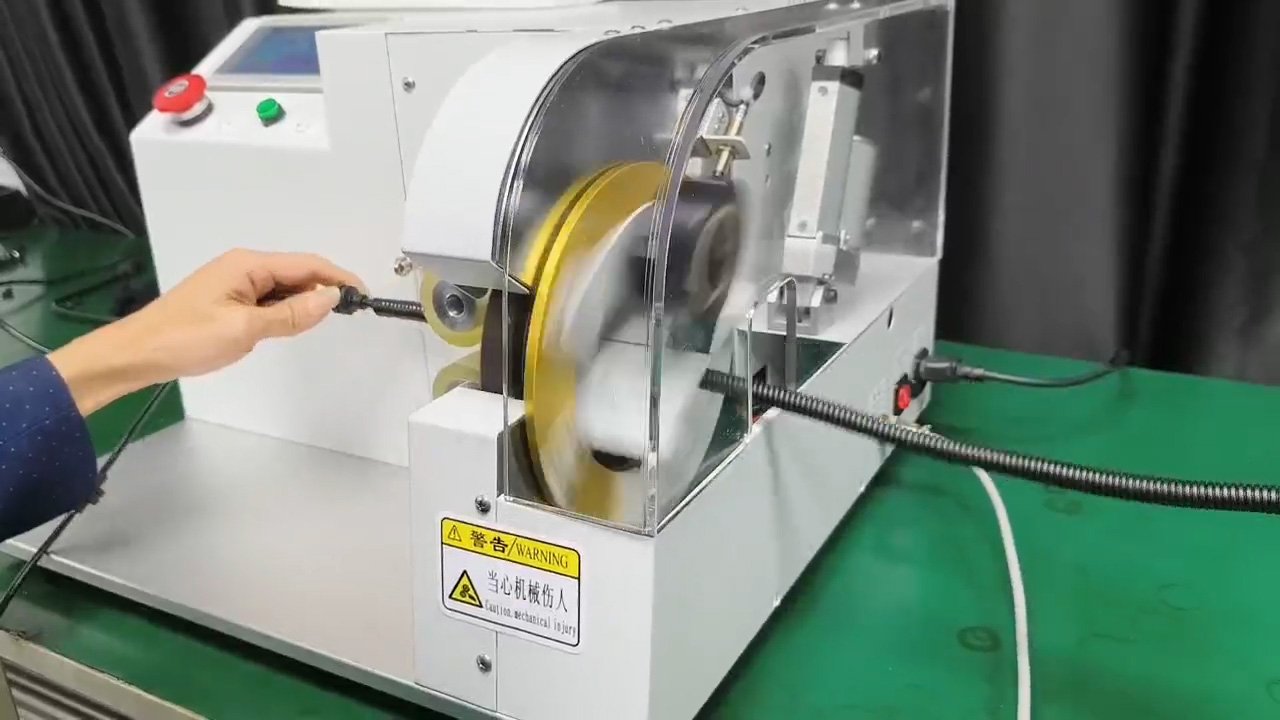 智慧型開口波紋管前端加工纏繞機 - 線束整合預處理與纏繞一體機