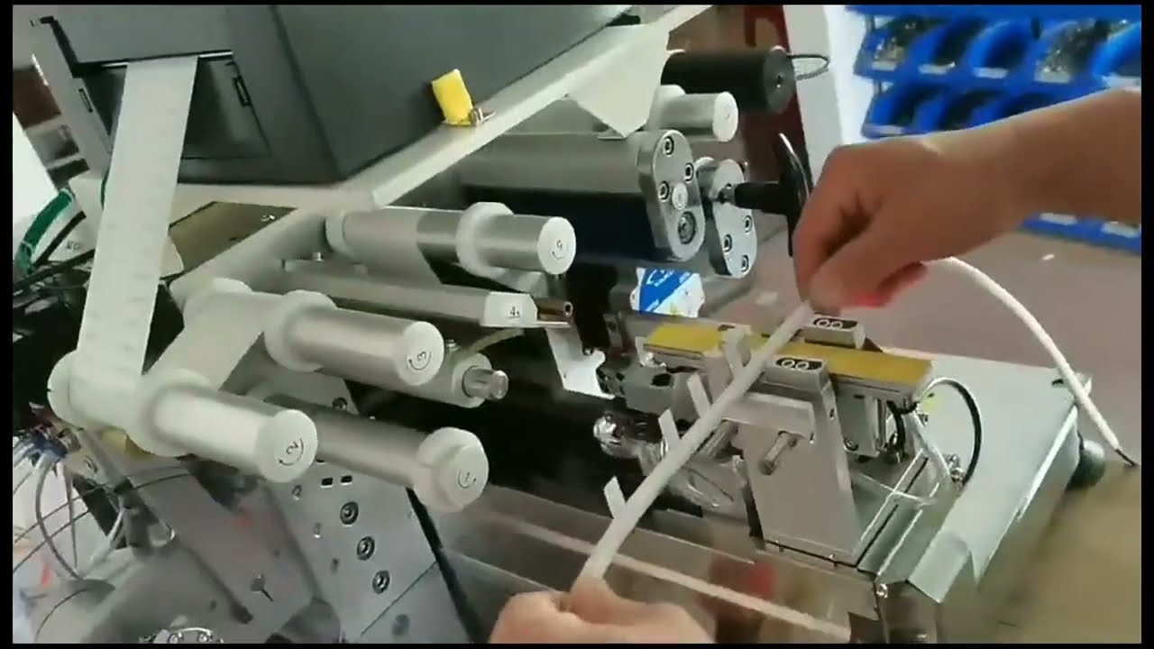 桌上型電線旗標貼標機｜線束標籤折疊貼標設備