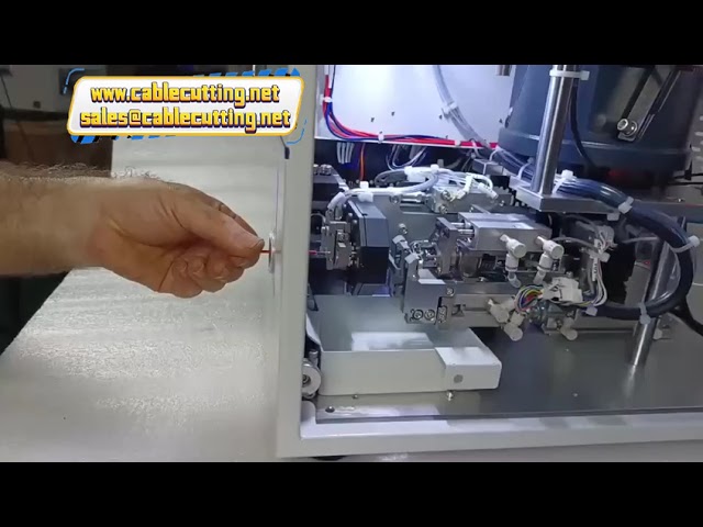 【攜帶型電動】半絞扭端子壓接/剝線機｜絕緣套管處理專家
