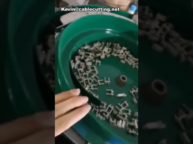 半自動拖車插頭端子壓接機｜電源線充電線插頭製造設備