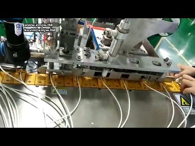 USB-C 與 Lightning 連接線焊接機｜高效自動化線材組裝設備