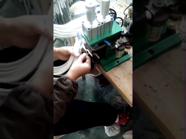 直立式气动剥线機｜高效自動化工業電線剝皮首選