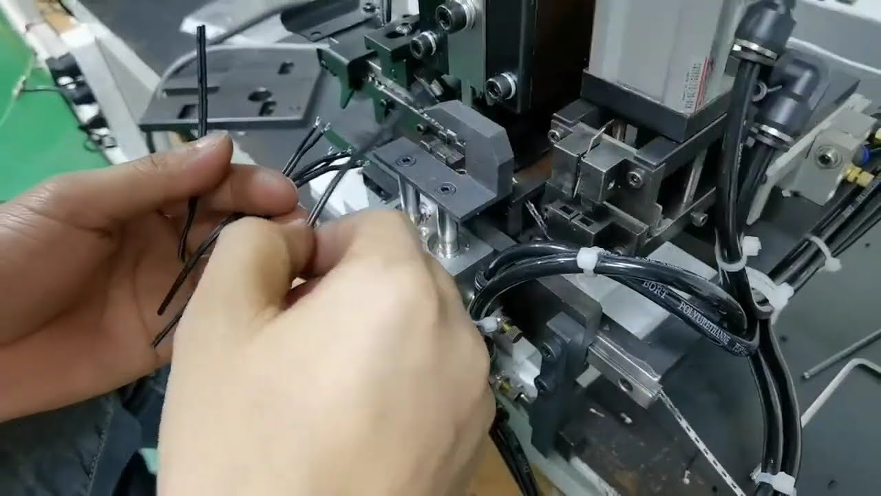 連續端子機｜高效自動化線束加工設備